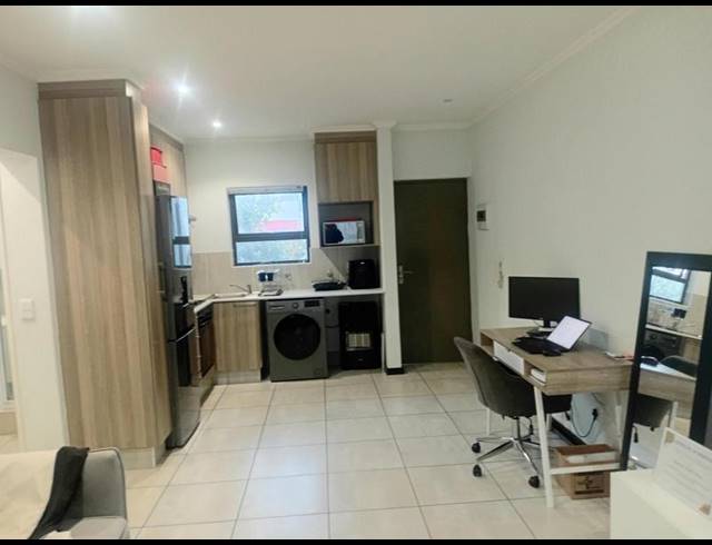 1 BEDROOM APARTMENT FOR SALE IN SUNNINGHILL